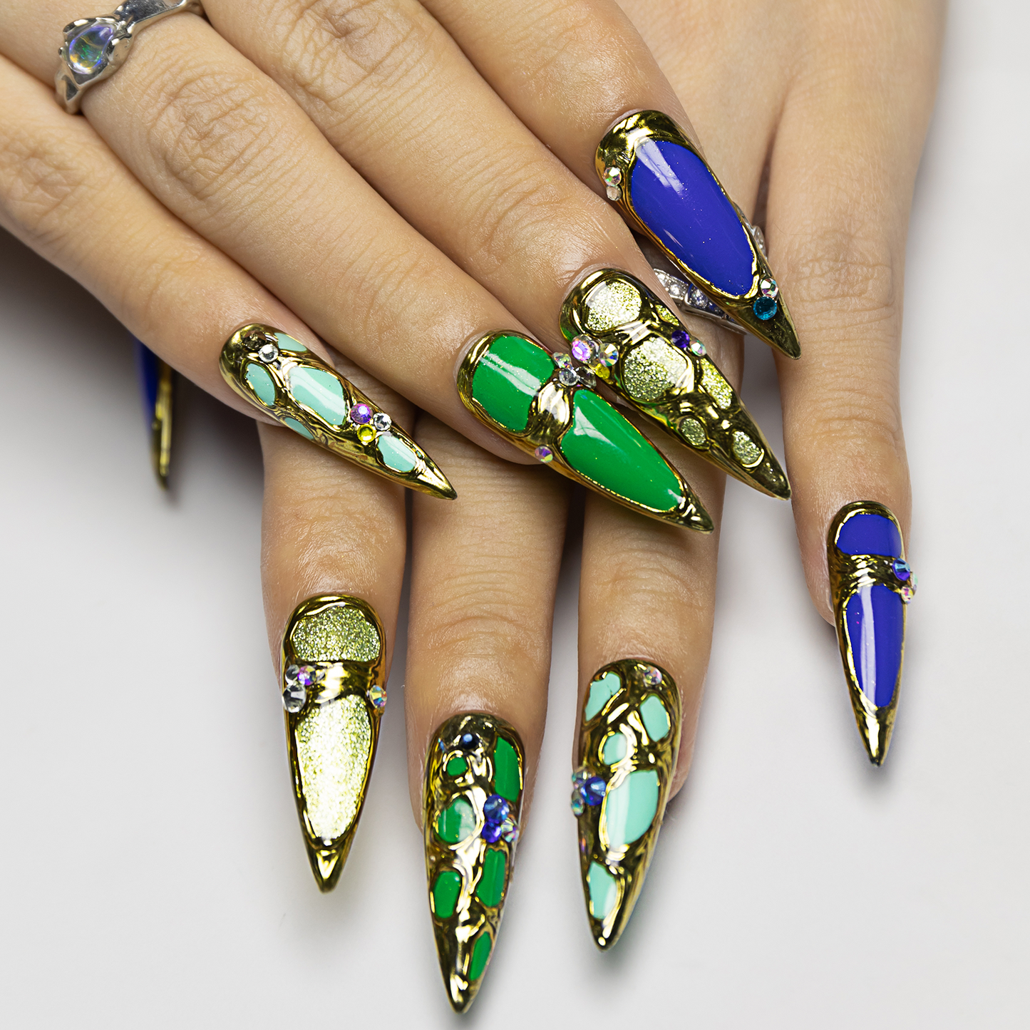 Mystic Queen | 3D Carved Art Handcrafted Press On Nails with Mirror Palace Gift Box